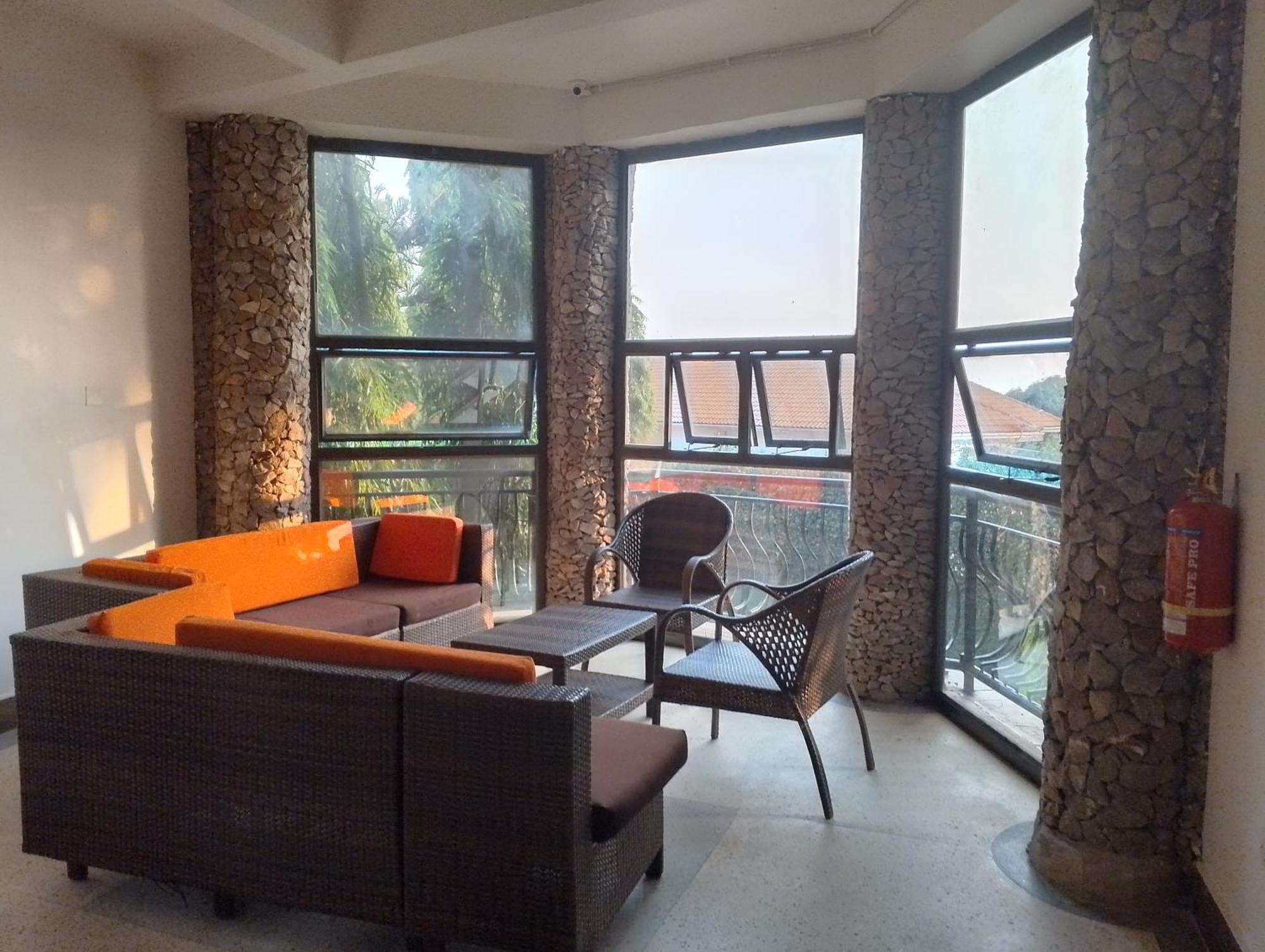 Discovery Courts Hotel Entebbe Exterior foto