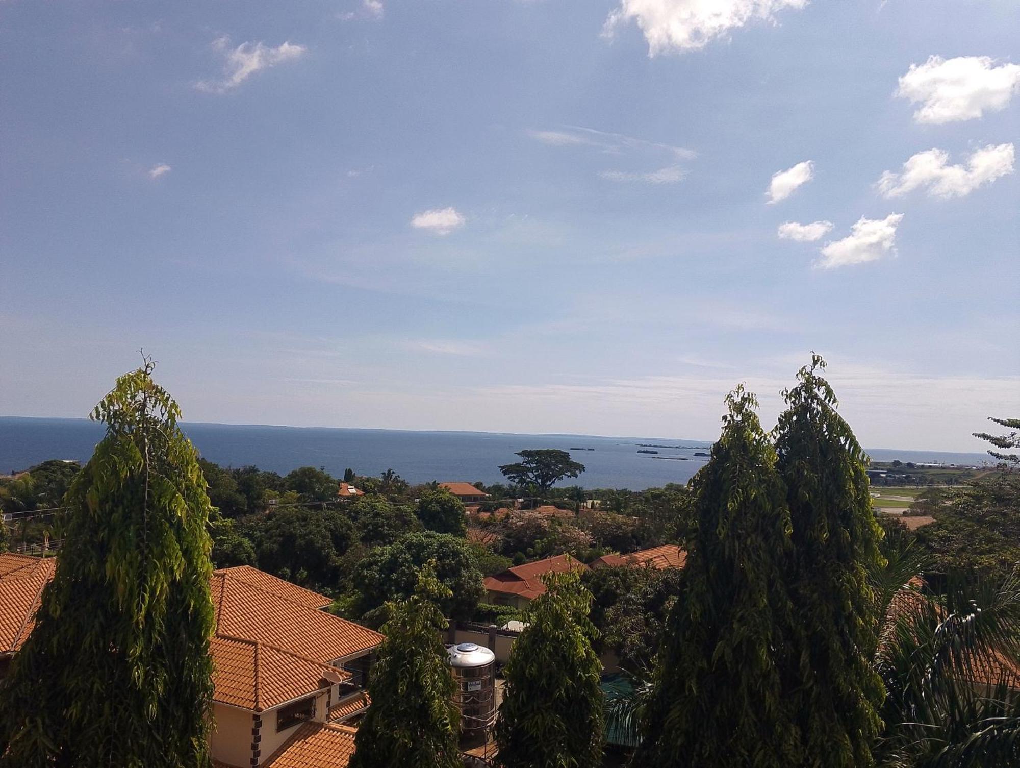 Discovery Courts Hotel Entebbe Exterior foto